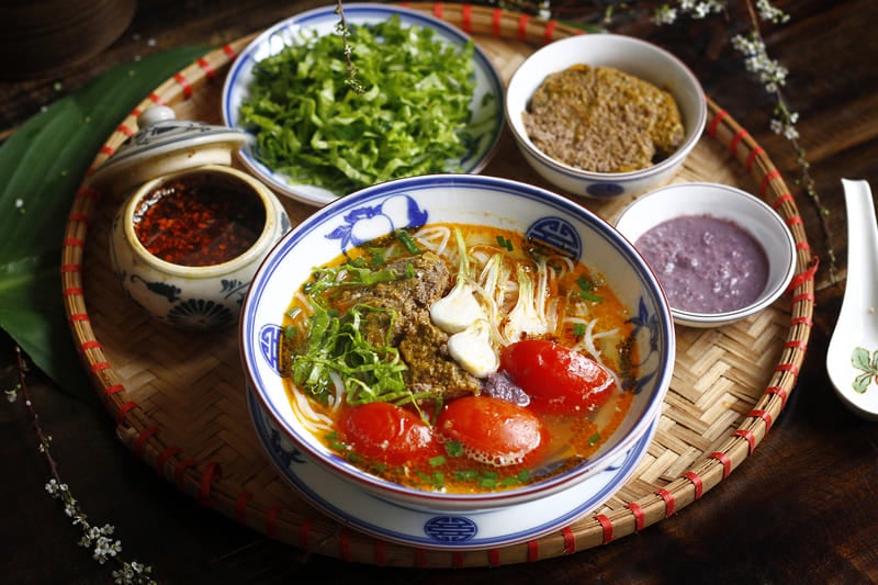Bún Riêu: La sopa de cangrejo imprescindible de Vietnam