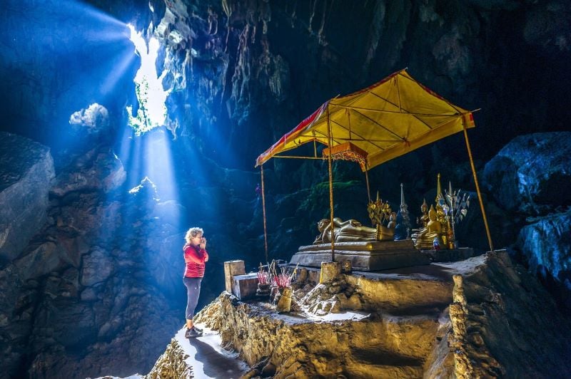 cueva de Tham Poukham