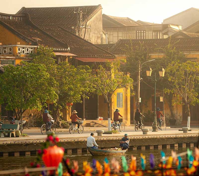Casco antiguo de Hoi An con casas típicas de dos plantas
