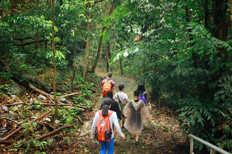 senderismo en parque nacional de con dao