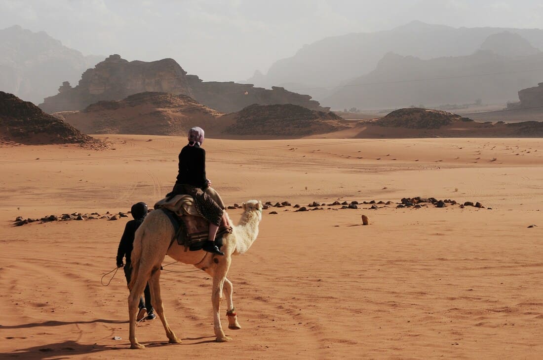 asia en noviembre - disierto en jordania