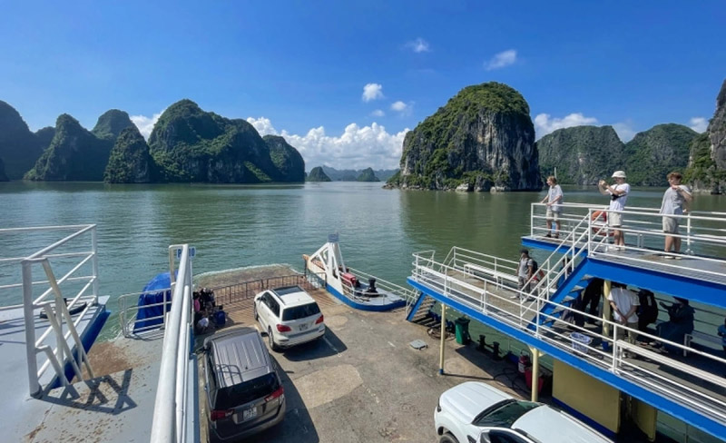ferry a bahia lan ha