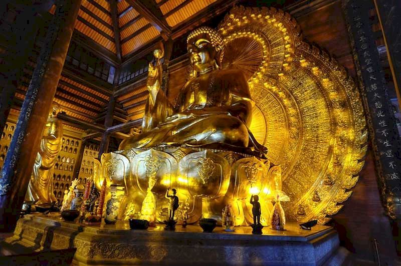 buda en palacio phap chu