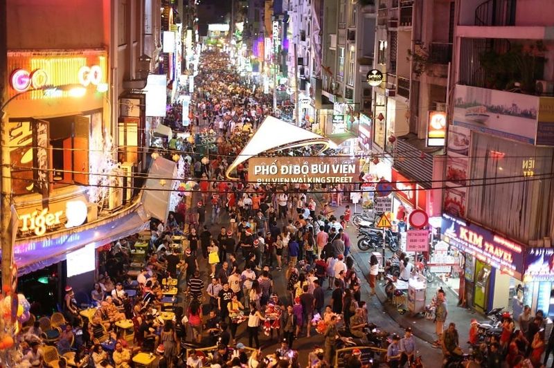calle bui vien en ho chi minh