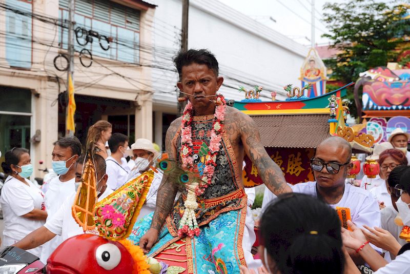 fiestas en tailandia - festival vegetariano en phuket