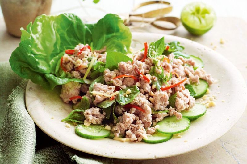 vietnam o laos - ensalada laap laos