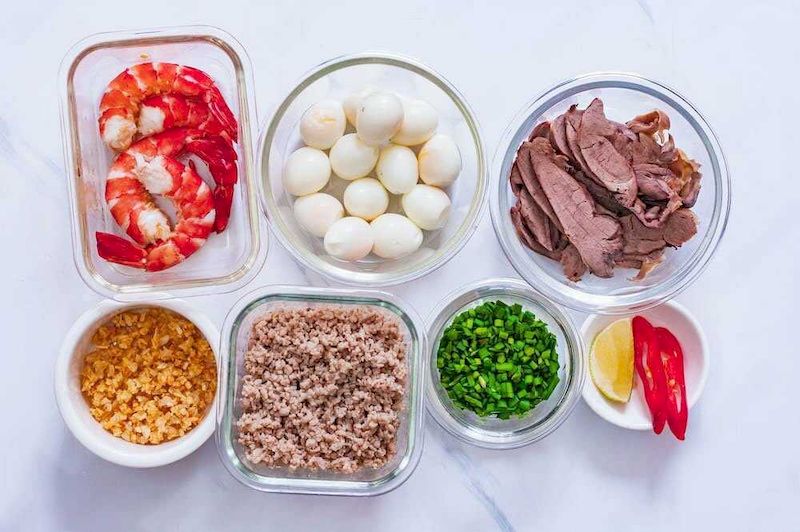 Los ingredientes de hacer el hủ tiếu