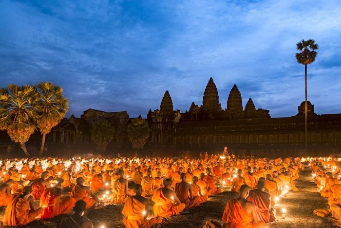 festivales camboya monjes en angkor wat