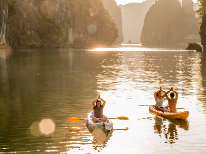 kayak en bahia de halong en  vietnam en 15 dias