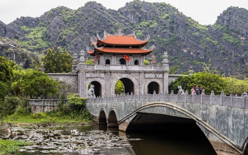 vietnam en noviembre - templos de hoa lu en ninh binh