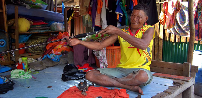 gente local en koh lipe