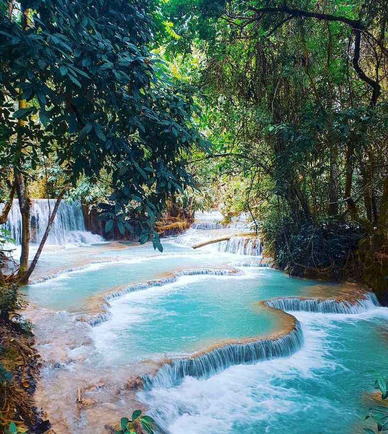 cataratas kuang si cerca de luang prabang