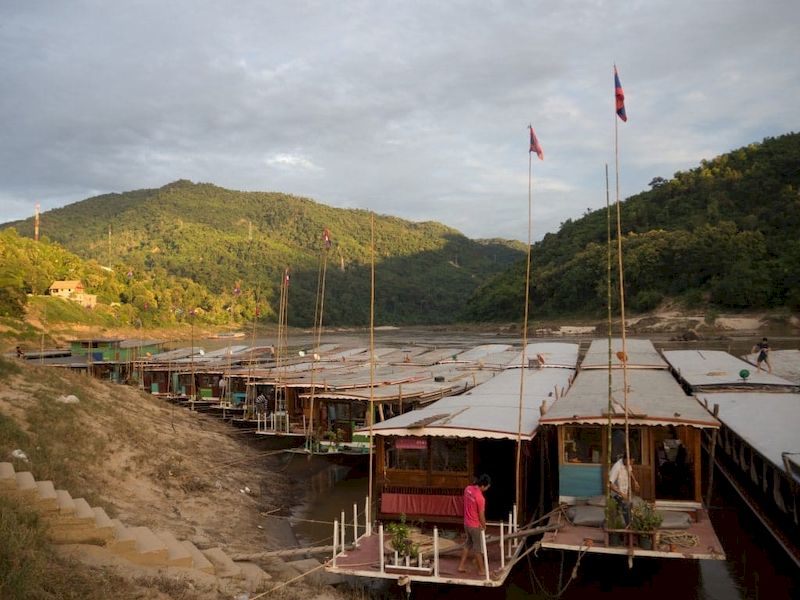 crucero por el rio mekong en luang prabang