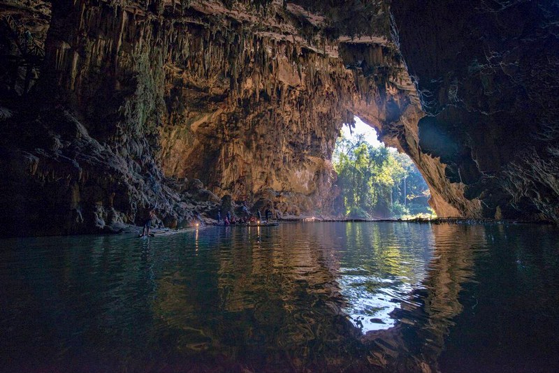 cueva en mae hong son