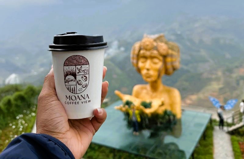 moana sapa - cafeteria con la vista a moana