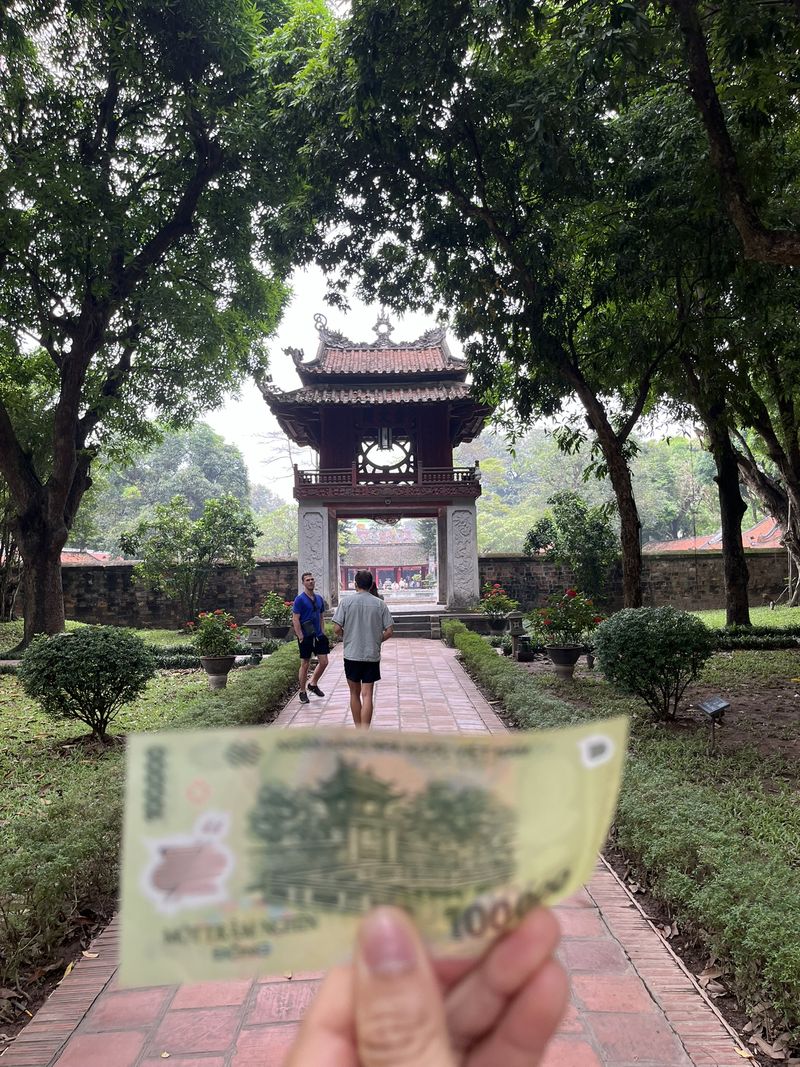 moneda de vietnam