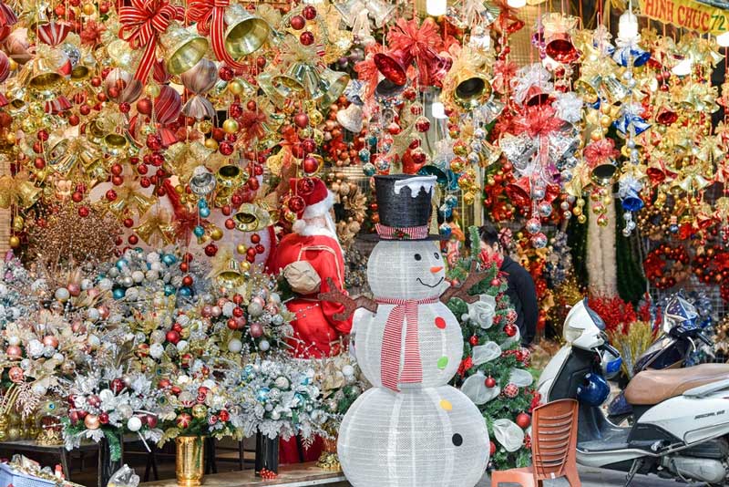 navidad en las calles de hanoi - vietnam en diciembre