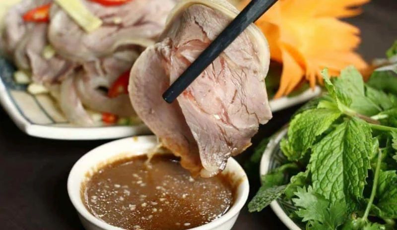 cuc phuong - platos - Carne de cabra