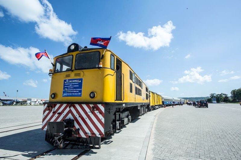 tren en camboya