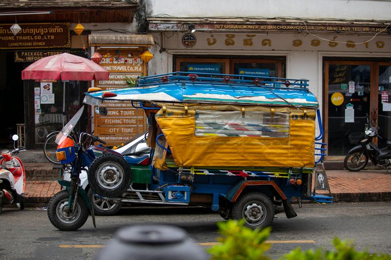 vietnam o laos - tuk tuk en laos