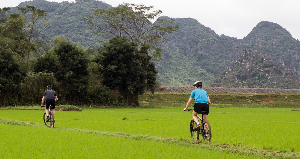 phong nha ke bang en bici