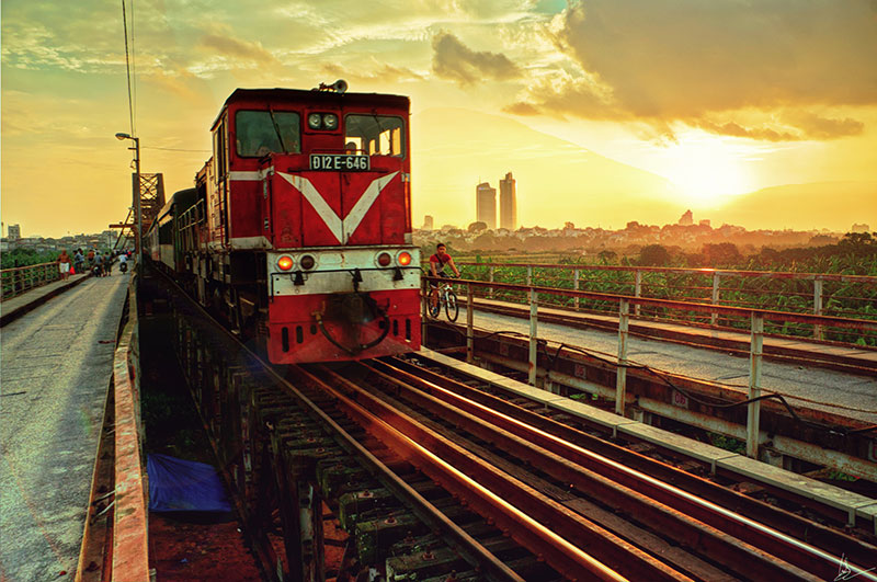 tren vietnamita en long bien