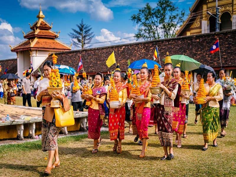 wat xieng thong festival bunpimay