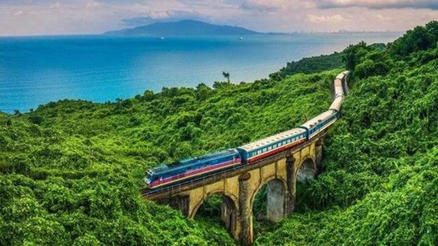 Pasamos juntos una noche en el tren desde la capital de Hanói a Hue