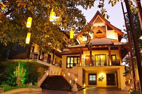 Hotel De Naga 
