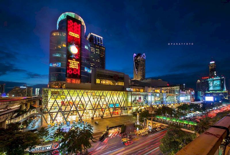 Los centros comerciales de Bangkok atrae a muchos amantes de compras