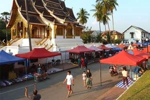 El mercado nocturno en Sisavangvong