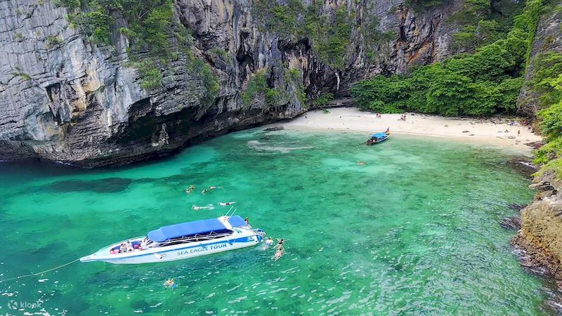 Además de las tradicionales actividades acuáticas, Krabi ofrece emocionantes aventuras.